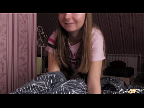 ❤️ Бландынка глыбока адсмоктвае сяброўку і атрымлівае сперму ў рот ❌ Порна у нас